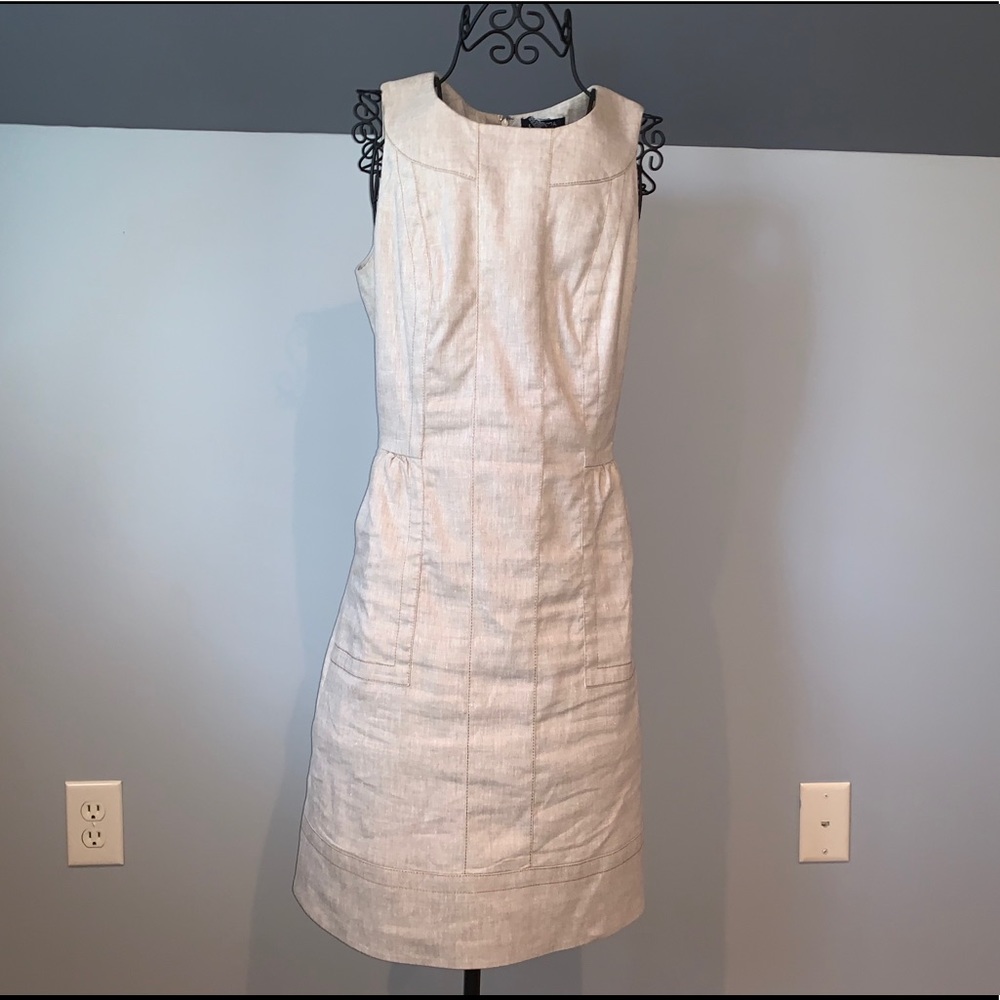 Dress with detachable belt